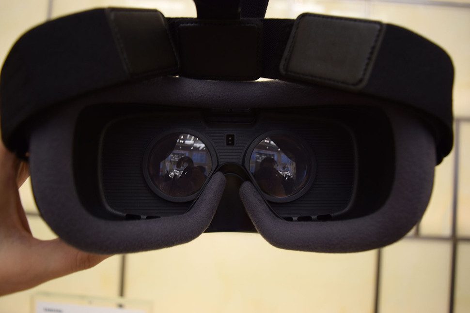 asi nuevo samsung gear vr 2016 2 lenses 970x647 c