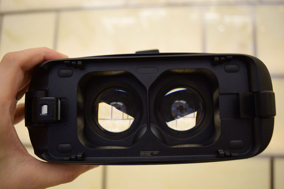 asi nuevo samsung gear vr 2016 2 lenses 970x647 c
