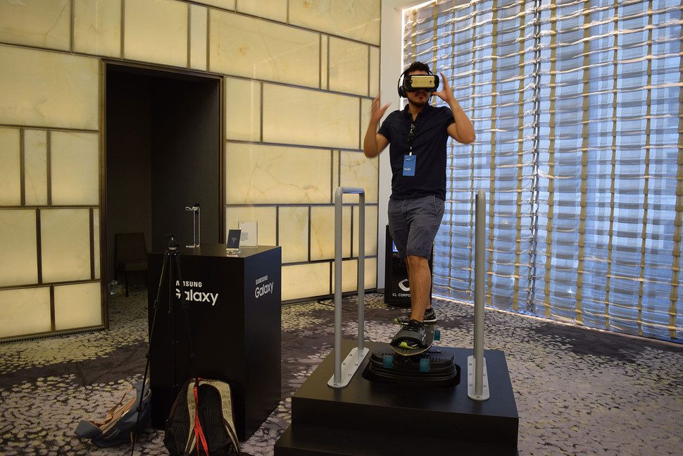 asi nuevo samsung gear vr 2016 2 motion 6 970x647 c