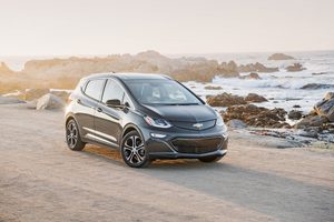 2017-chevrolet-bolt-ev-19-1200x0