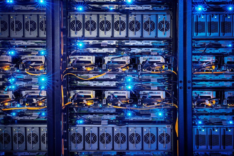facebook servidores suecia data center servers 970x647 c