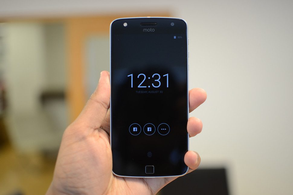 llega moto z play hasselblad droid and mod hands on 12 970x647 c