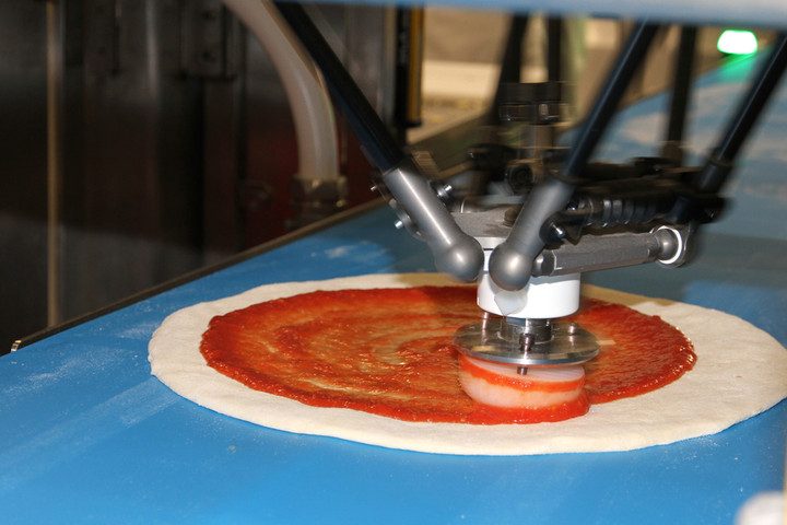 nuevos camiones de zume hacen pizzas durante el reparto marta 720x480 c