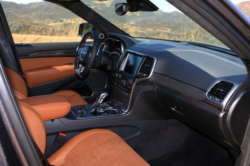 jeep presenta grand cherokee srt 2017 0015 800x533 c