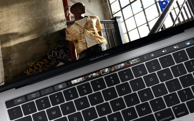 apple lanza nuevo macbook pro con touch bar y id macbookpro 3