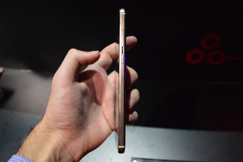 descubre el leeco le pro 3 side buttons 2 970x647 c