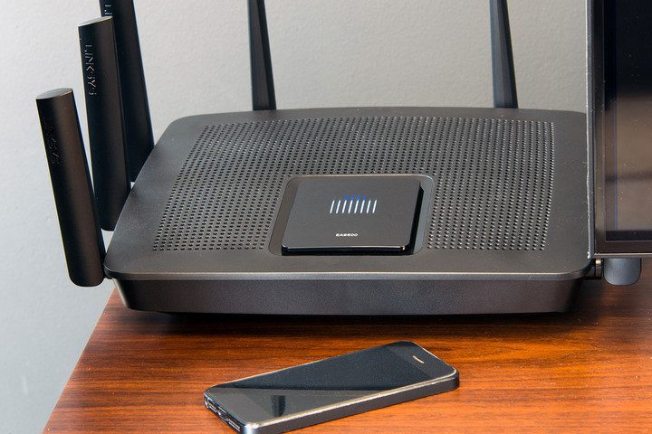 linksys-ac5400-desk-720x720