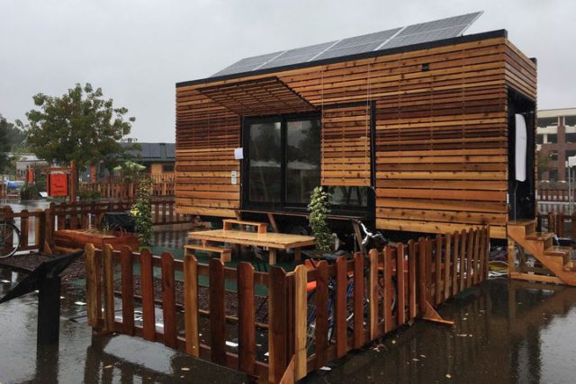 casas pequenas grandes multitudes revolve house 002 720x480 c