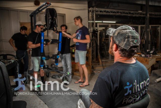 paralitico camina exoesqueleto mecanico 20160502 mina 01 1200x800 c