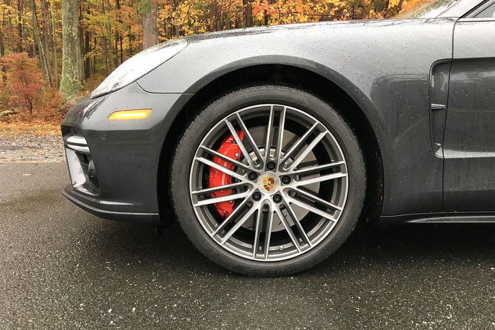 porsche panamera 2017 sedan lujo front tire 970x647 c