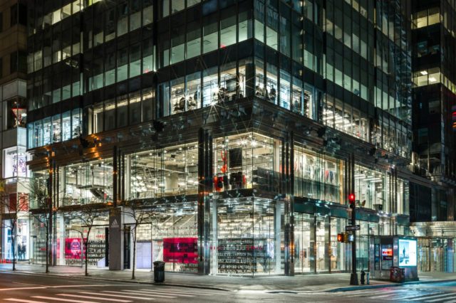 adidas abre moderna tienda ny store