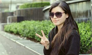 hackers copian huellas digitales selfie peace sign