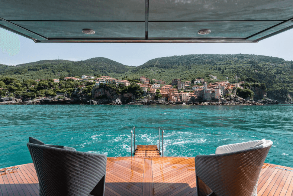 super yate para vacaciones de lujo ab yachts ab100 deck3 970x647 c