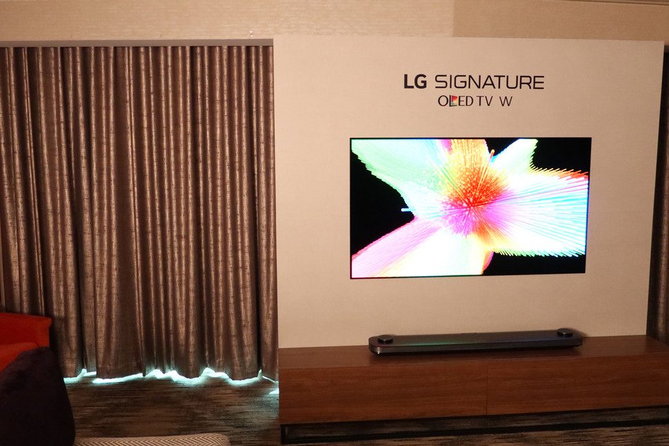 lanzamiento tv wallpaper oled de lg ces 2017 img 1080 970x647 c