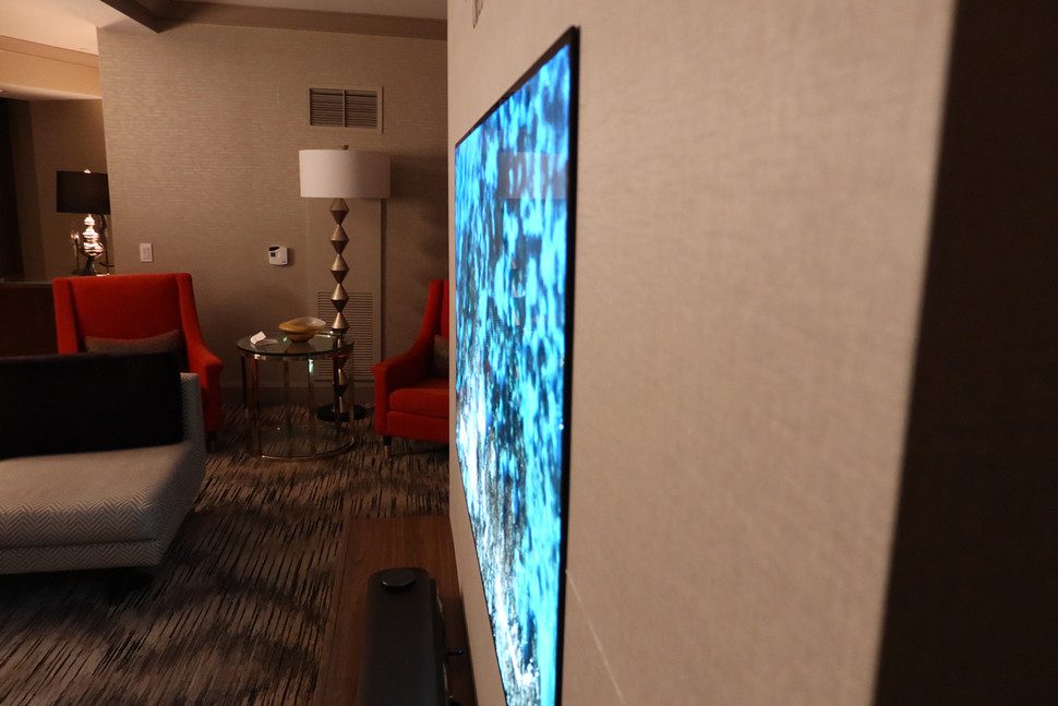 lanzamiento tv wallpaper oled de lg ces 2017 img 1084 970x647 c