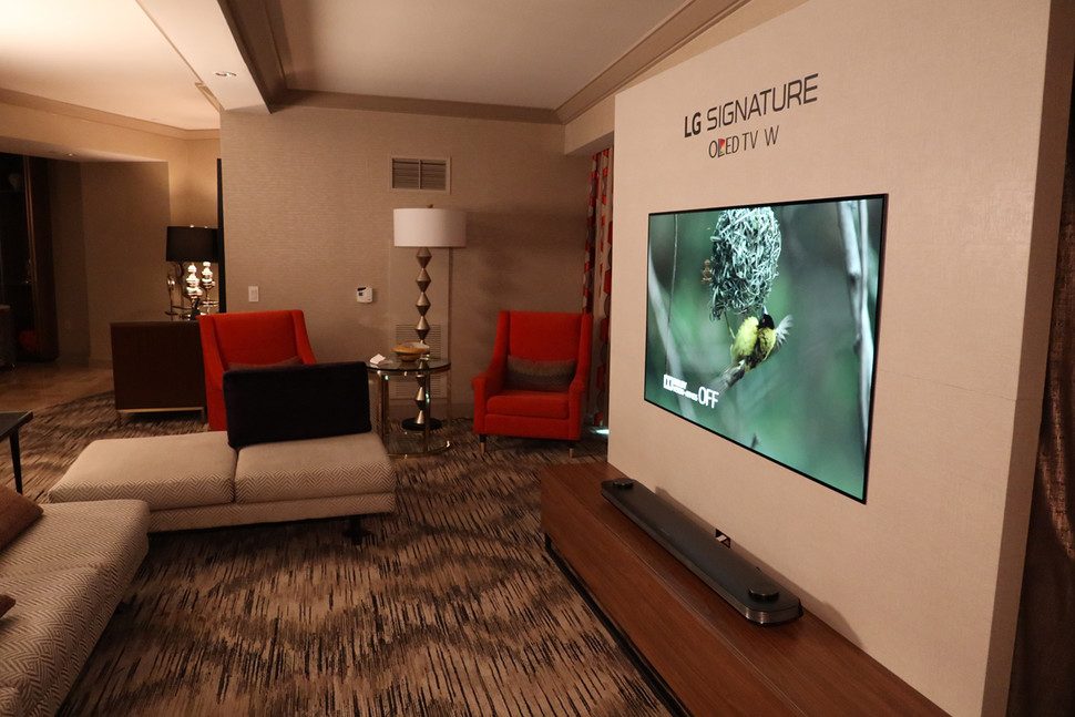 lanzamiento tv wallpaper oled de lg ces 2017 img 1088 970x647 c