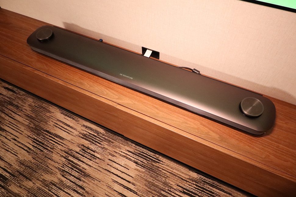 lanzamiento tv wallpaper oled de lg ces 2017 img 1108 970x647 c