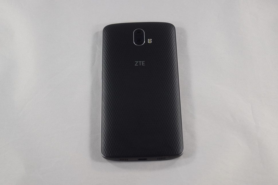 descubre el nuevo zte blade v8 pro 0002 970x647 c