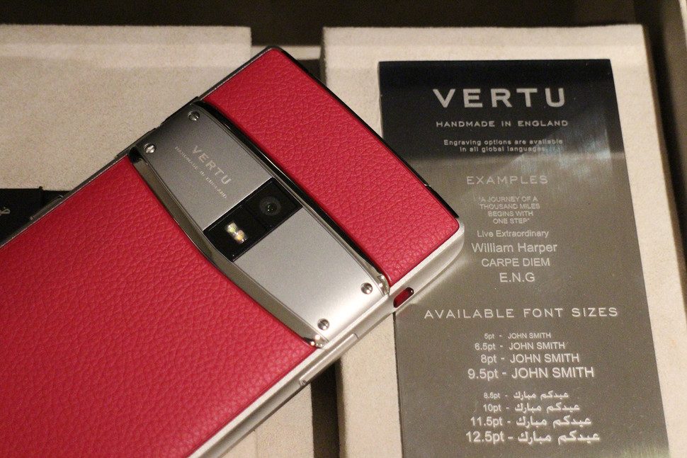 vertu celulares blackberry constellation 027 970x647 c