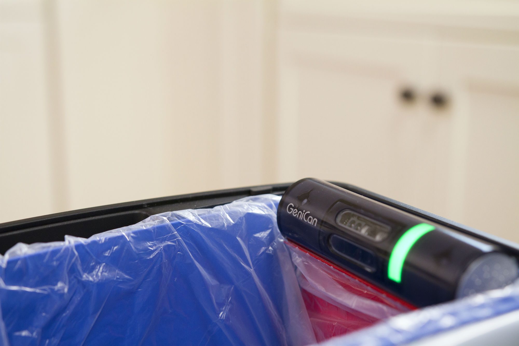 genican basura lista compras closeup kitchen