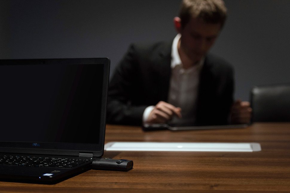 lifi conecta internet luz office 170215 0172 970x647 c