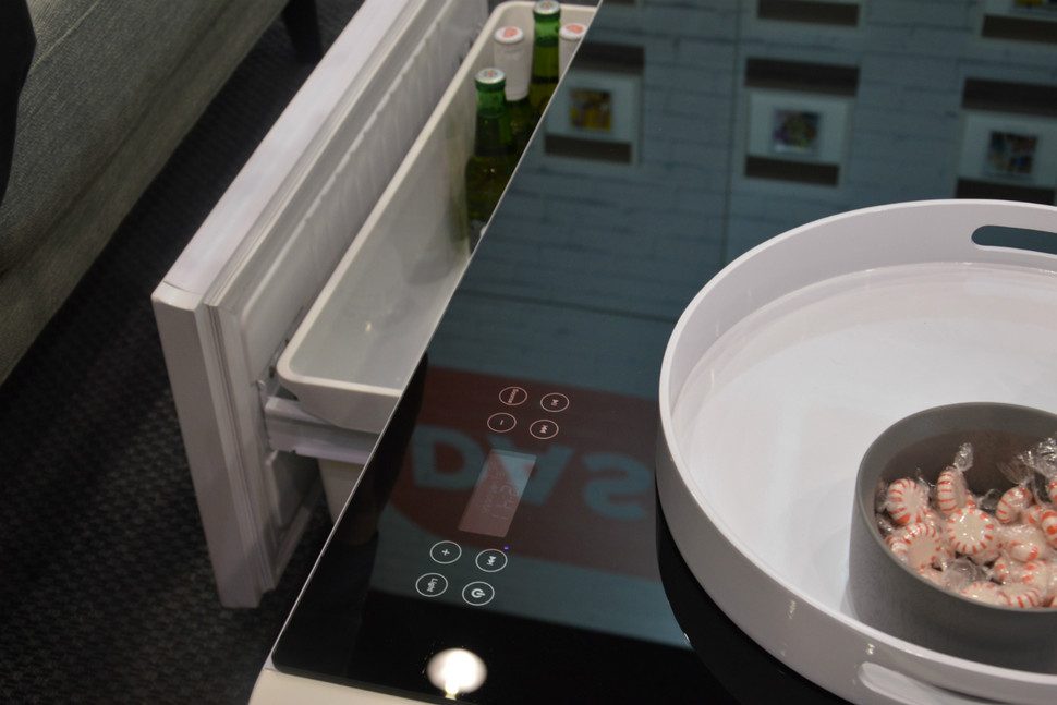 mesa inteligente sabro refrigerador sobro coffee table controls 970x647 c