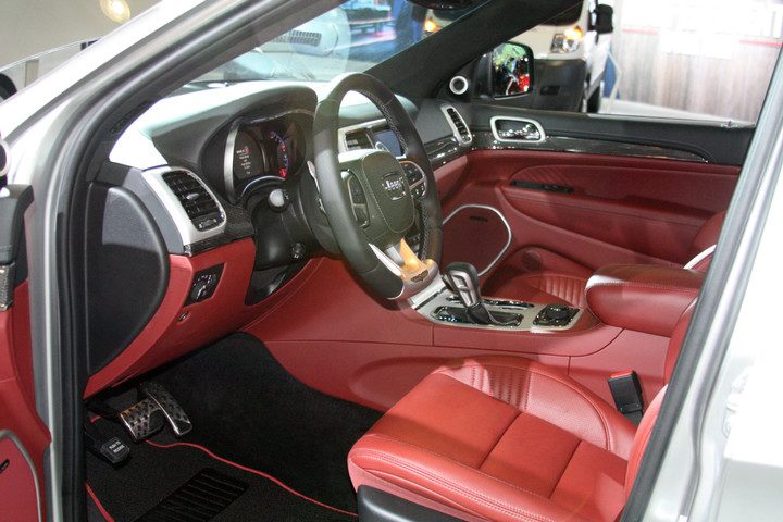 jeep cherokee trackhawk ny 2018 grand interior 720x480 c