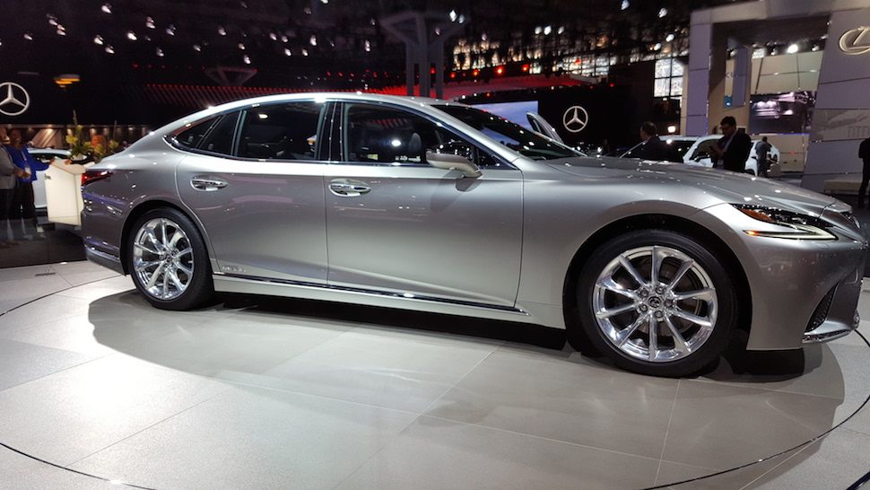lexus presentacion autoshow ny ls 500h 03