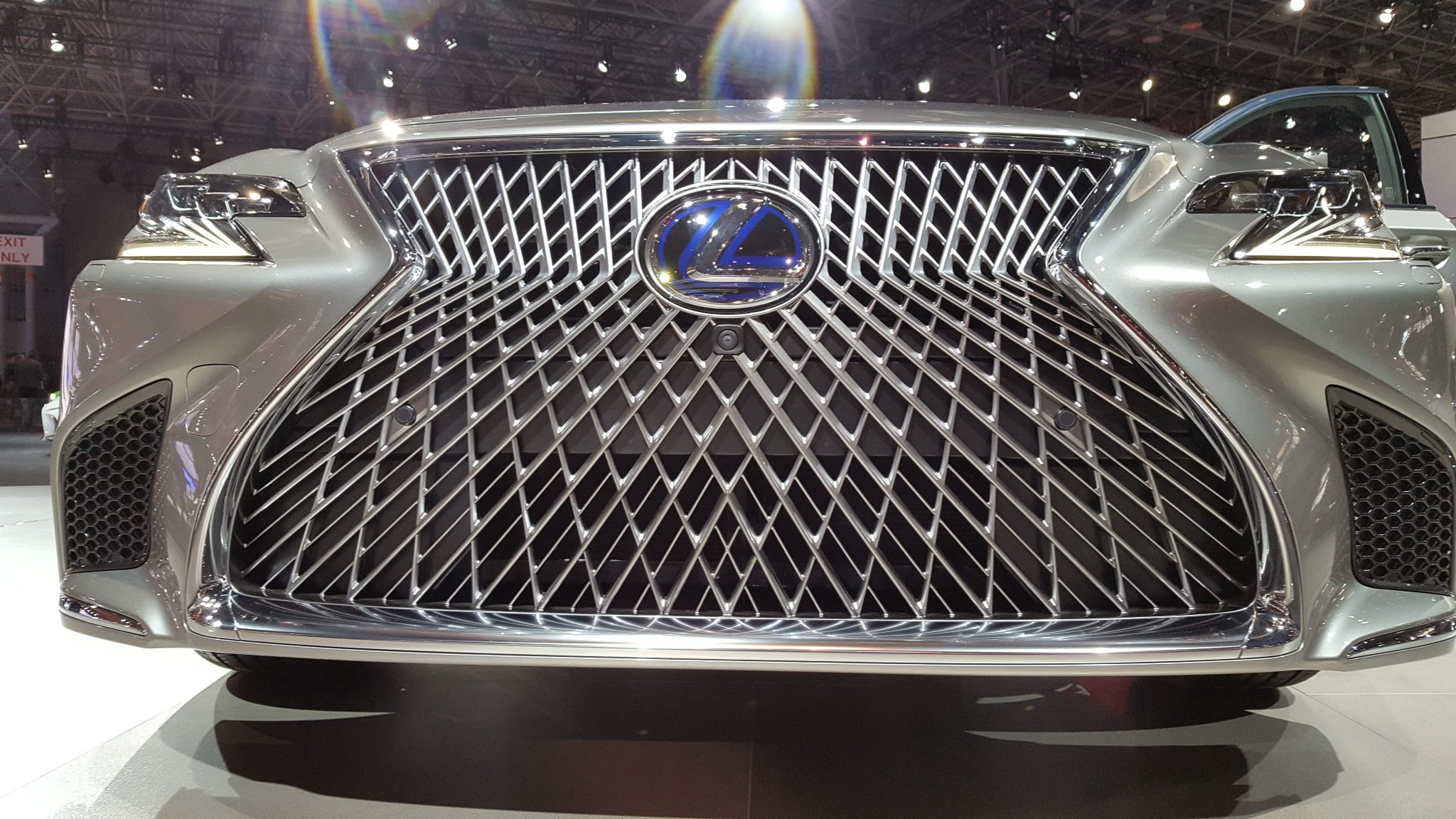 lexus presentacion autoshow ny ls 500h 06