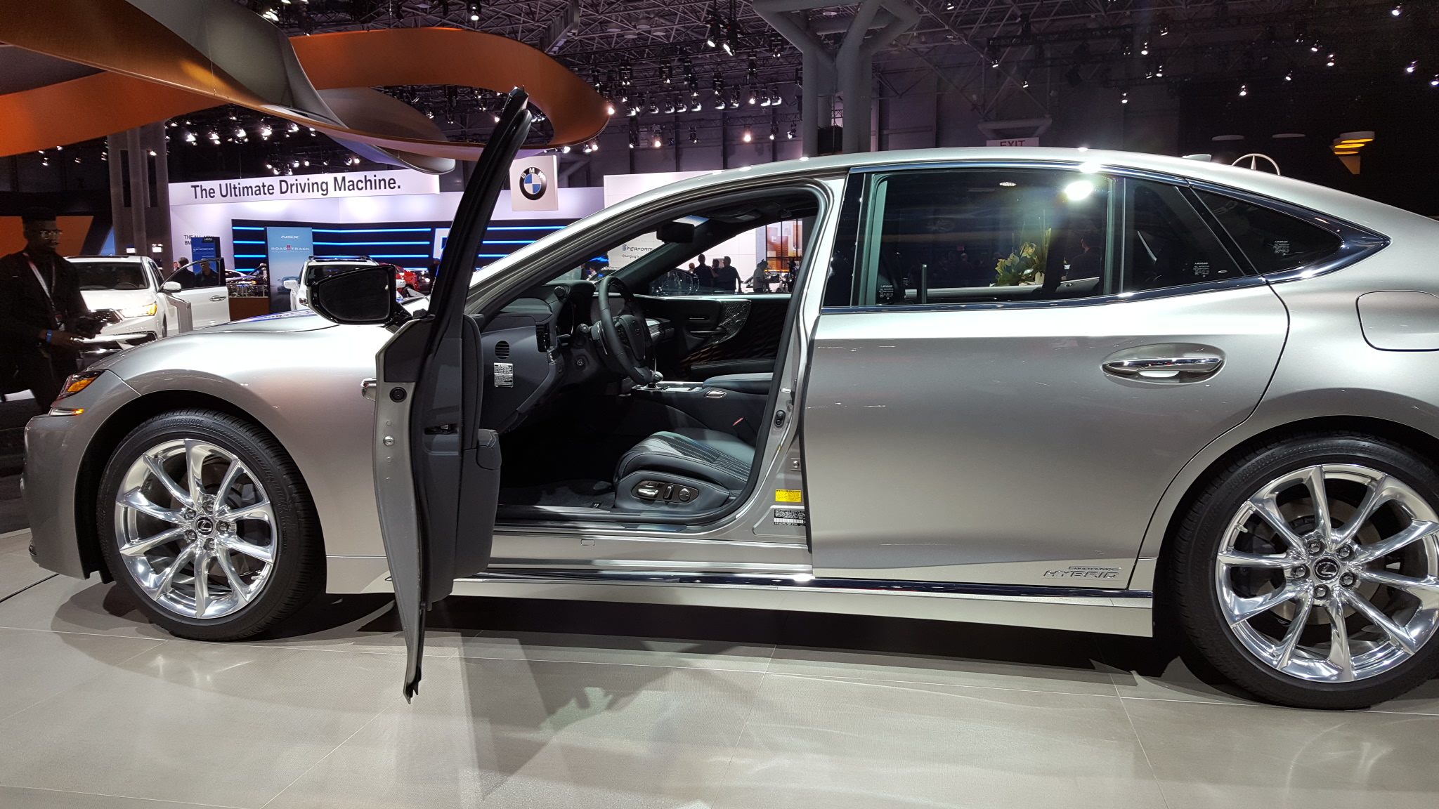 lexus presentacion autoshow ny ls 500h 07