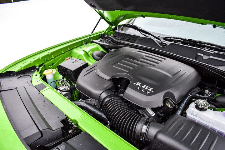 challenger gt awd 2017 dodge engine 2 970x647 c 720x480