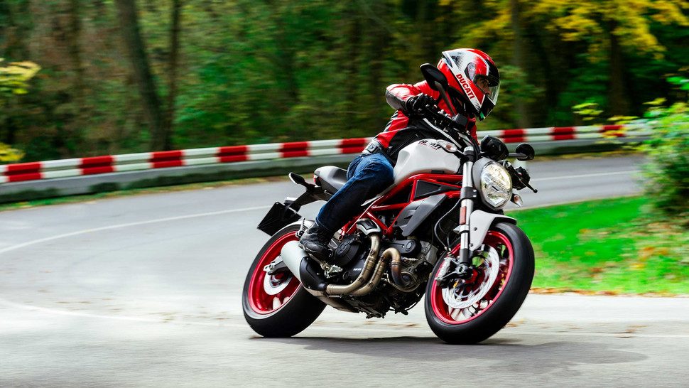 ducati 797 monster moto 2017 14 970x546 c