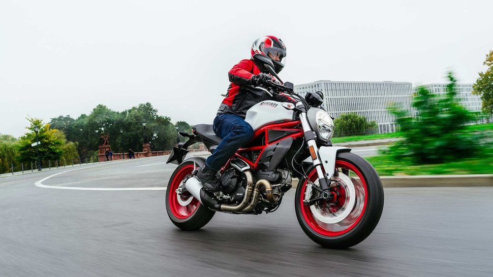 ducati 797 monster moto 2017 17 970x546 c