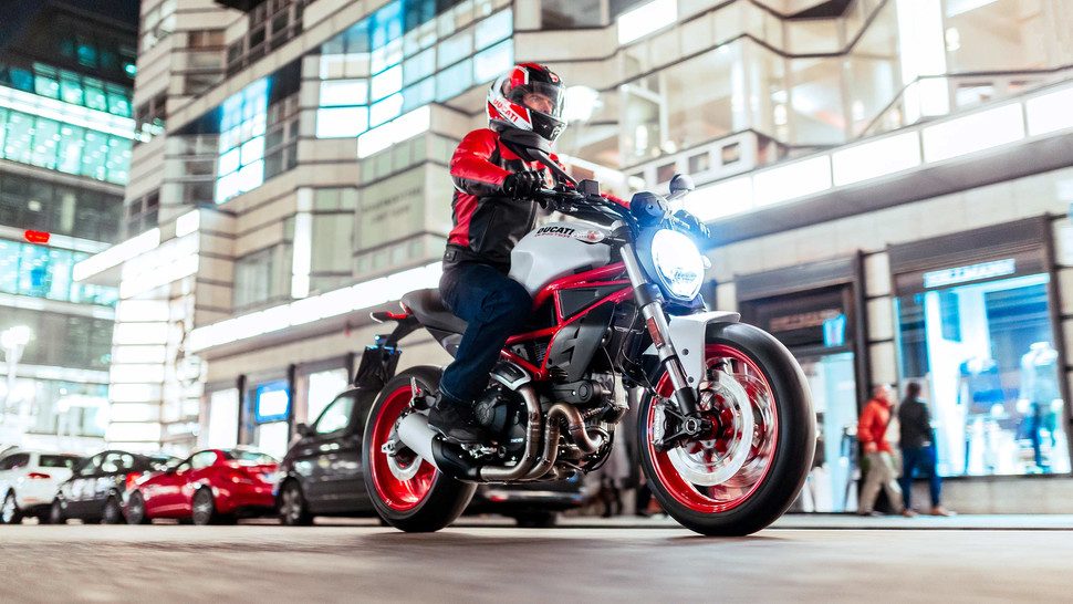 ducati 797 monster moto 2017 21 970x546 c