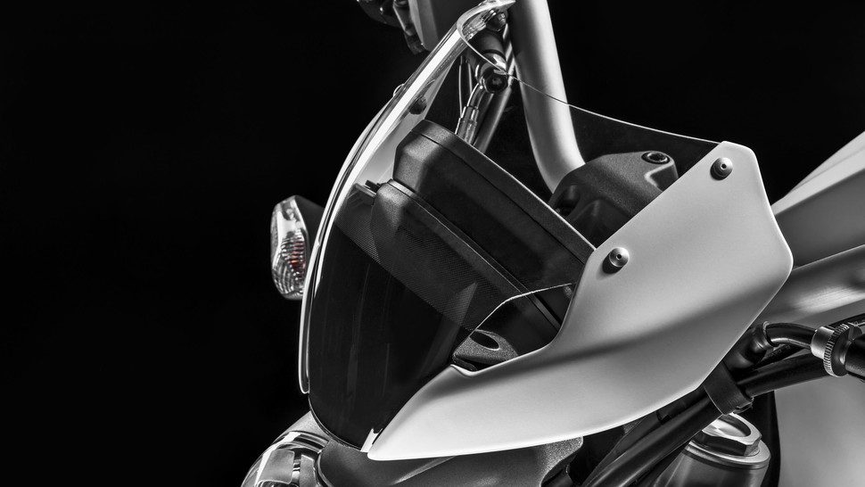 ducati 797 monster moto 2017 30 970x546 c