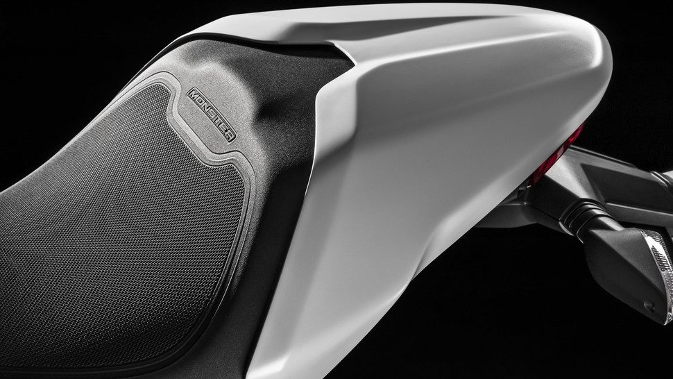 ducati 797 monster moto 2017 31 970x546 c