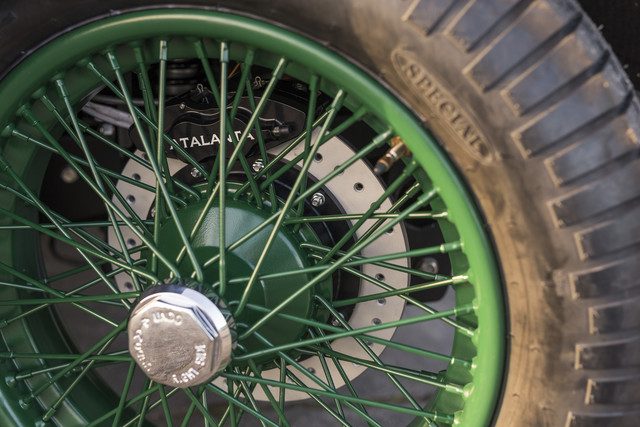 atalanta carro deportivo mano 04