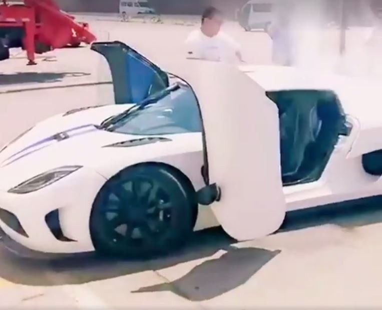 koenigsegg agera r bateria incendio ardiendo 00