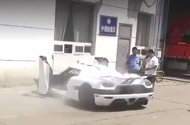koenigsegg agera r bateria incendio ardiendo 03