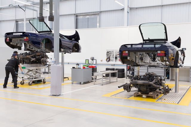 jaguar classics taller exposicion classicworkslaunch24 640x427 c