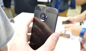 rumores moto x 4 lenovo z back angle 640x0