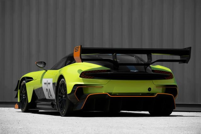 aston martin vulcan paquete amr pro 04 640x427 c