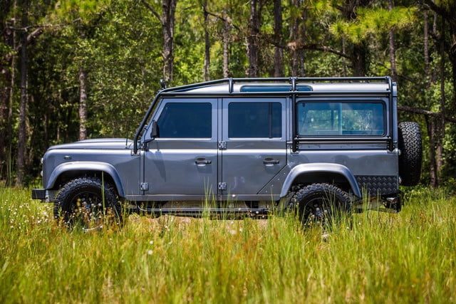 land rover defender project kingsman deremer studios automotve photography 6 640x427 c