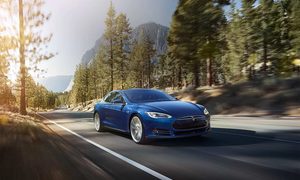 tesla record mil kilometros por carga model s stranded 640x0