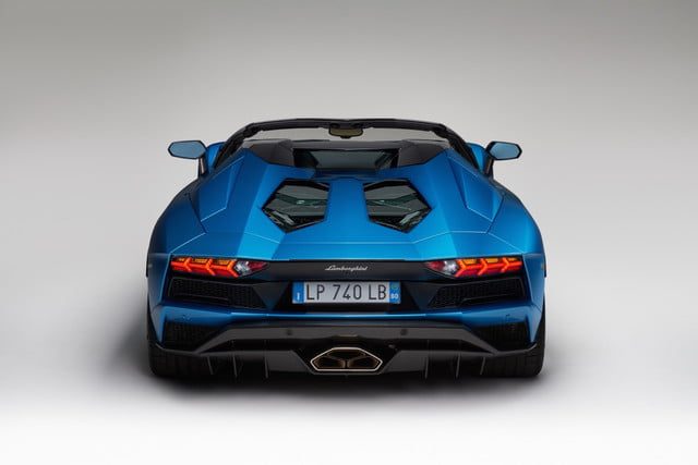 lamborghini aventador s roadster mejoras 483588 640x427 c