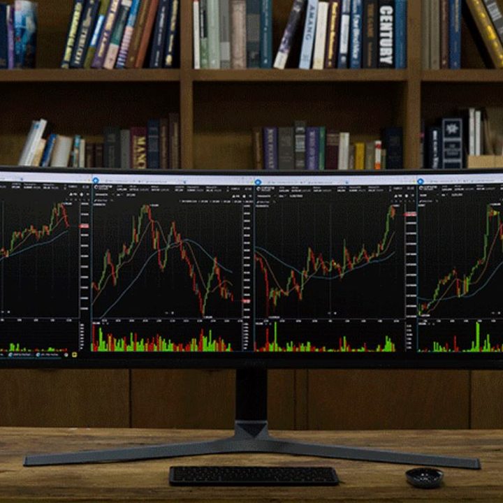 Samsung QLED curved monitor