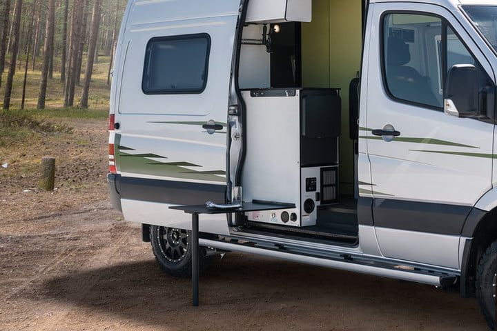 winnebago 4x4 mercedes revel 15 720x480 c