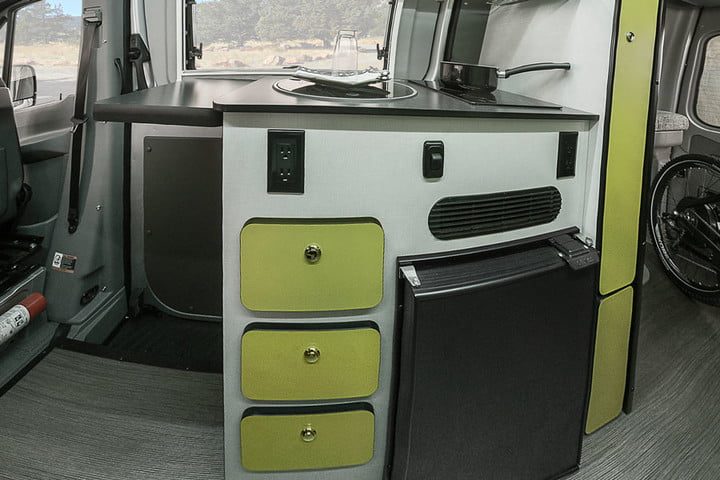 winnebago 4x4 mercedes revel 30a 720x480 c