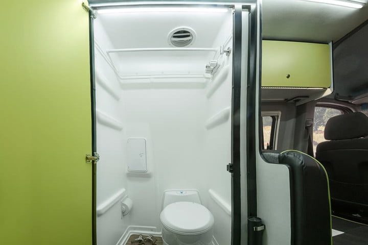 winnebago 4x4 mercedes revel 41 720x480 c