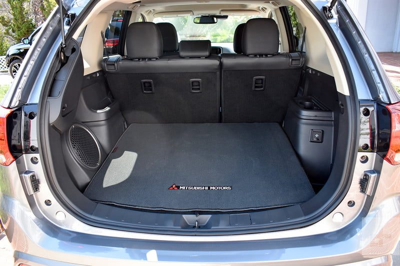 mitsubishi outlander phev hibrido enchufable 2018 trunk 800x533 c